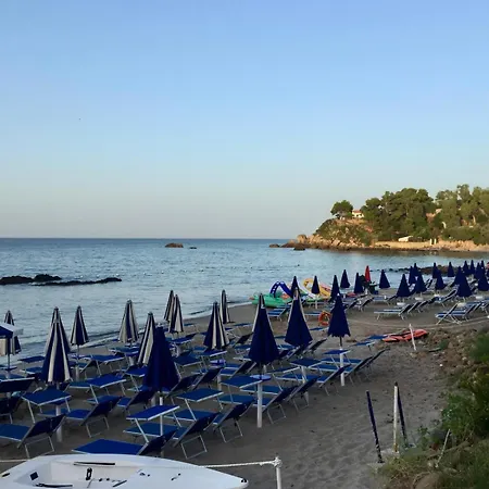 Seaside Pool Cefalú
